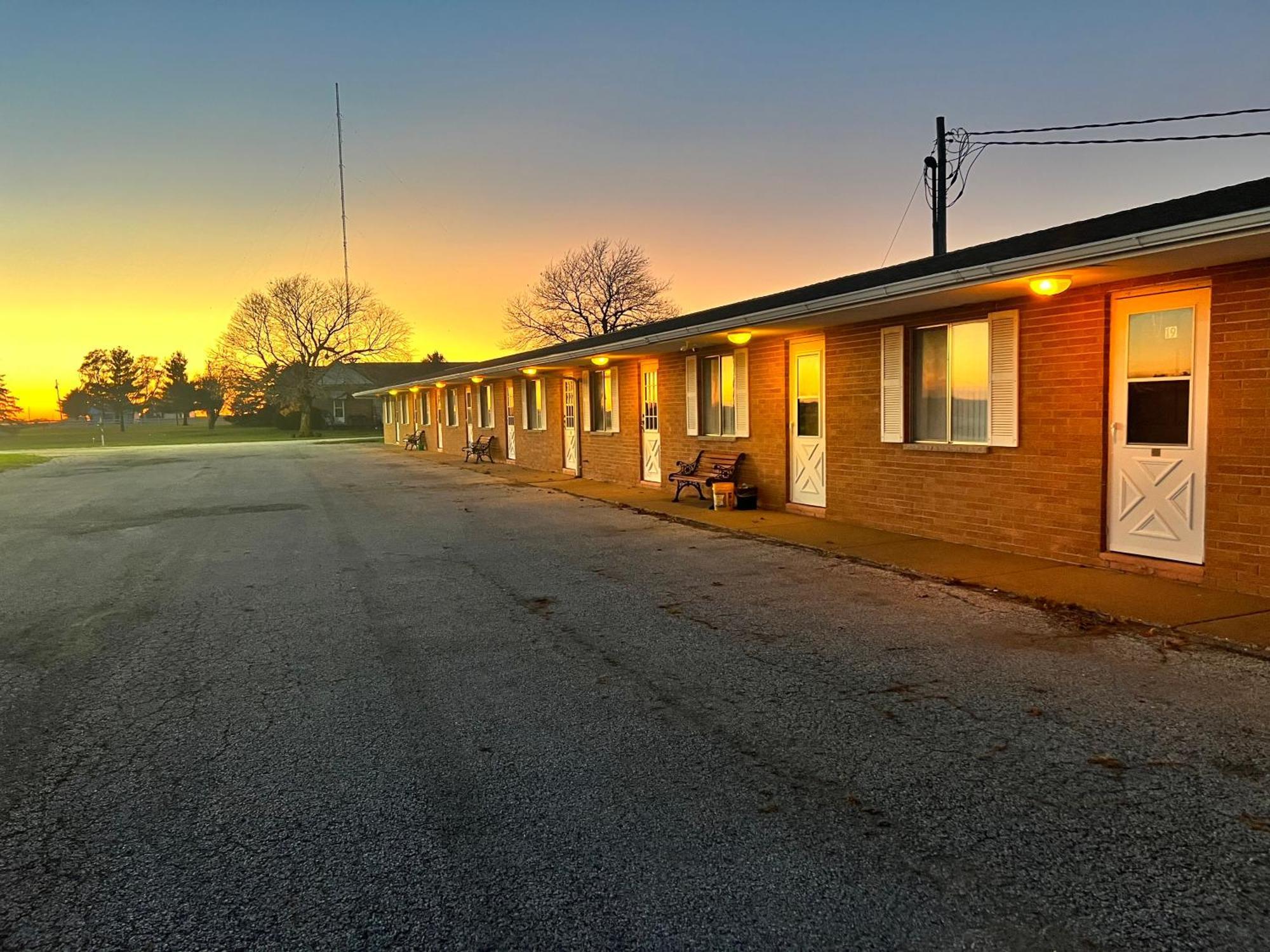 Oyo Hotel Prairie Winds Carthage Keokuk Hwy 136 Ngoại thất bức ảnh