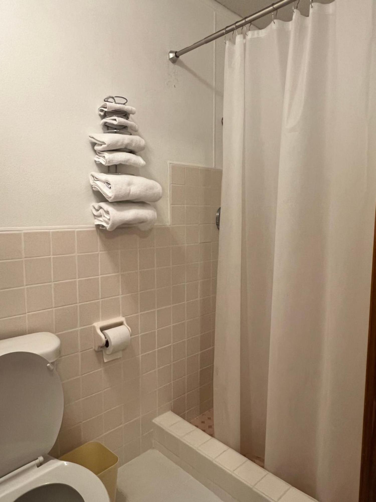Oyo Hotel Prairie Winds Carthage Keokuk Hwy 136 Ngoại thất bức ảnh