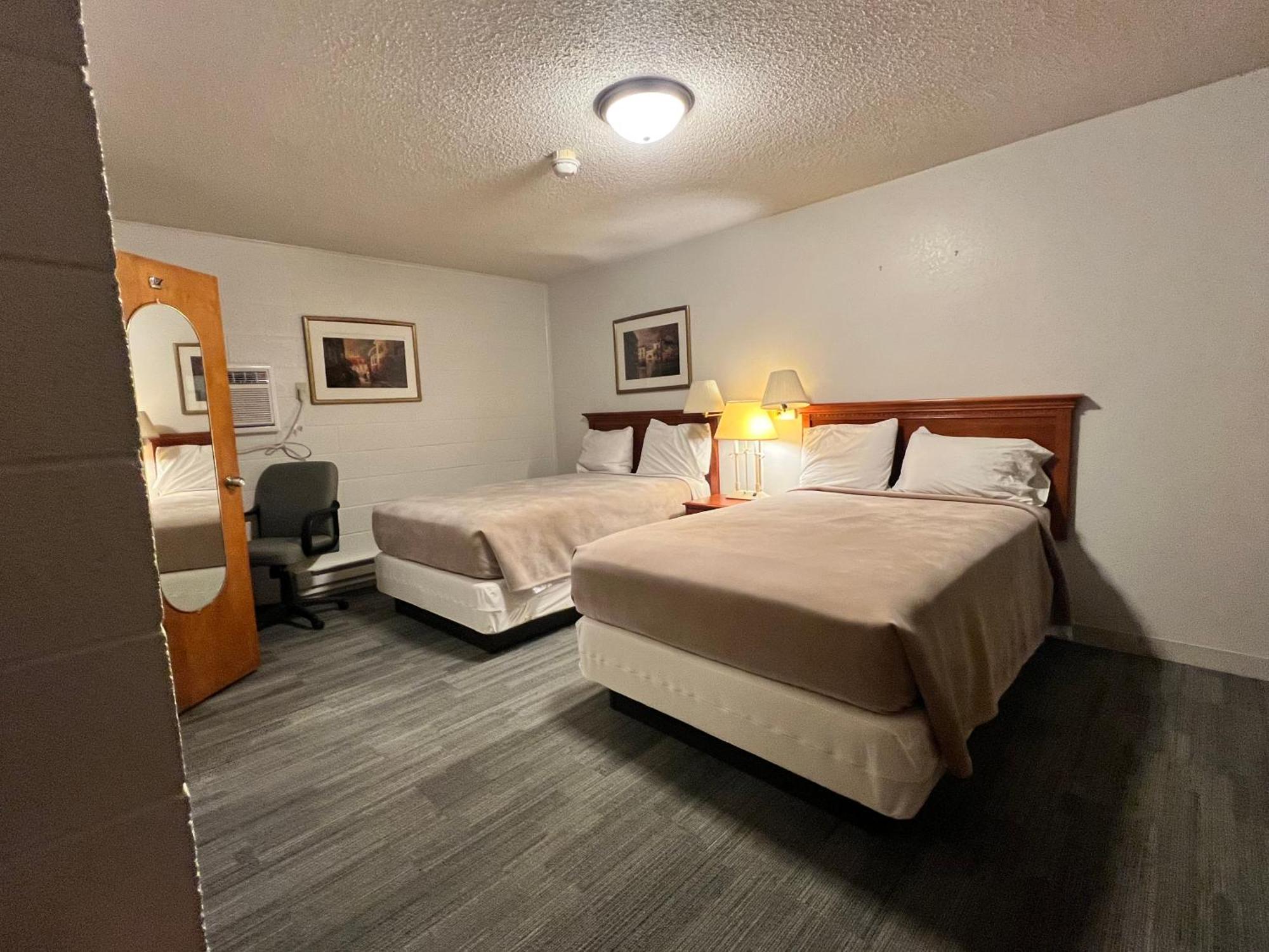 Oyo Hotel Prairie Winds Carthage Keokuk Hwy 136 Ngoại thất bức ảnh