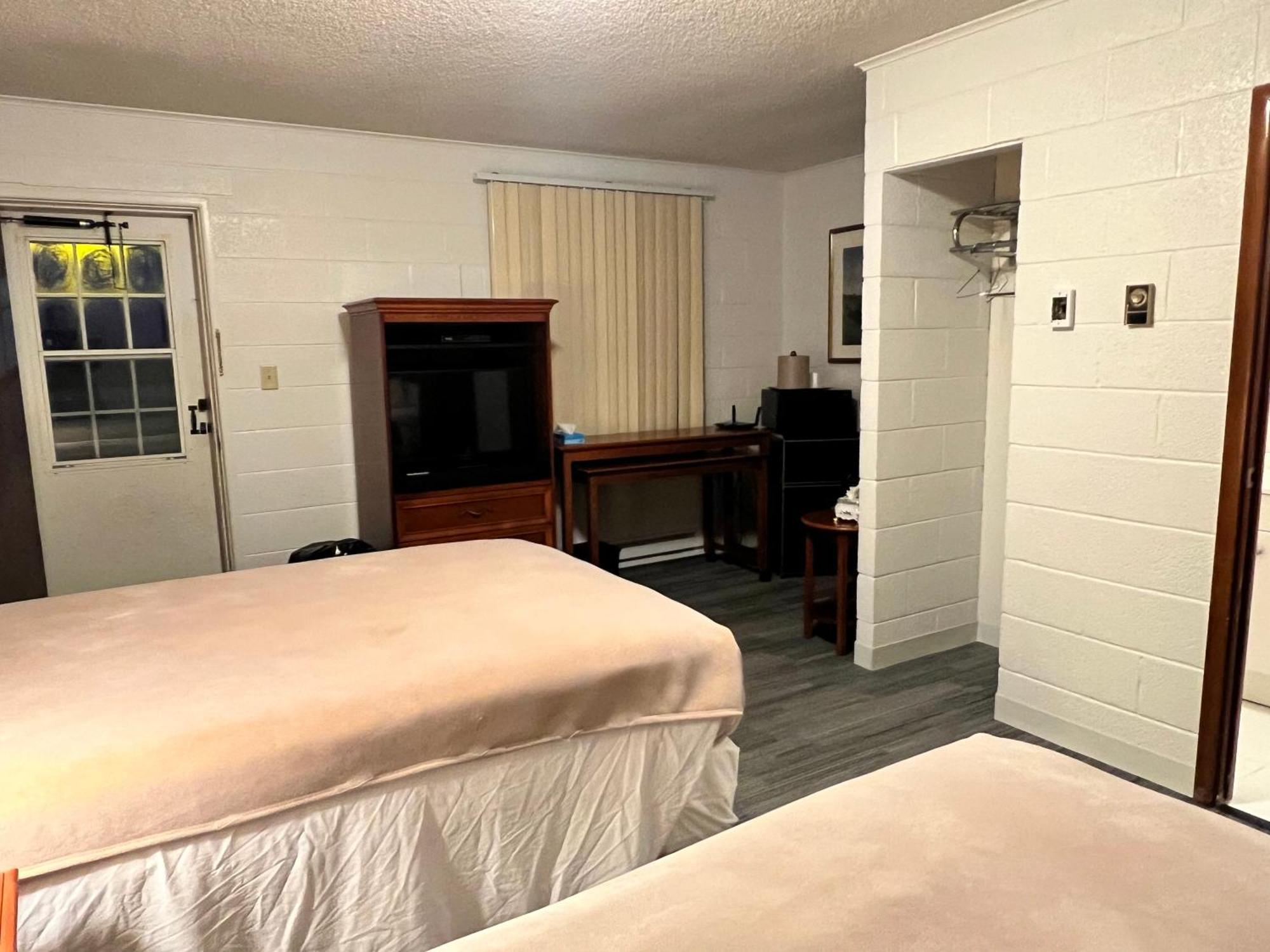 Oyo Hotel Prairie Winds Carthage Keokuk Hwy 136 Ngoại thất bức ảnh